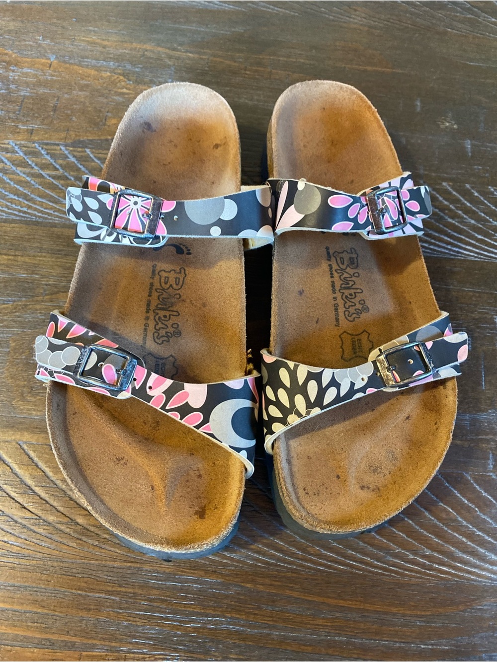 Women’s Birki’s Salina Floral Double-Strap Sandals in Black and Pink